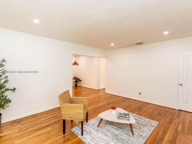 3463 Percival Ave, Miami, FL 33133