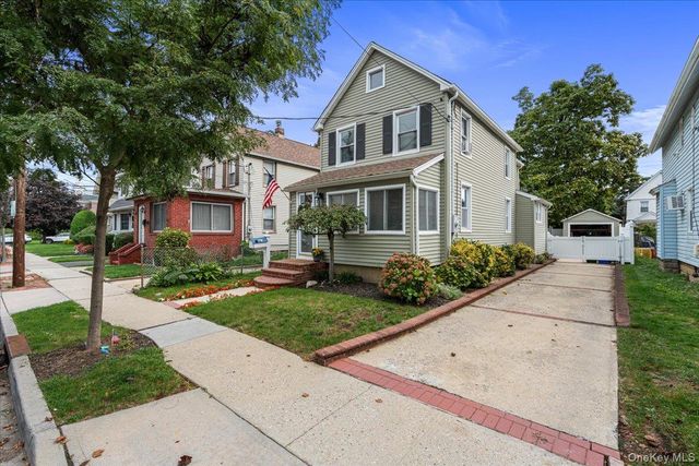 35 Saint Marks Avenue, Rockville Centre, NY 11570