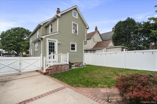 35 Saint Marks Avenue, Rockville Centre, NY 11570