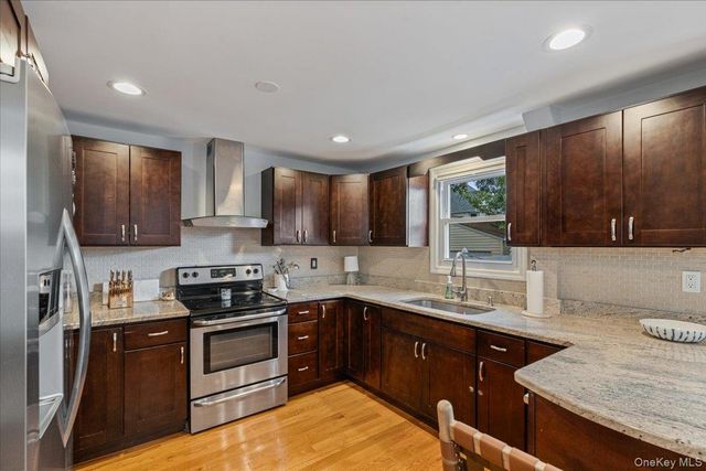 35 Saint Marks Avenue, Rockville Centre, NY 11570