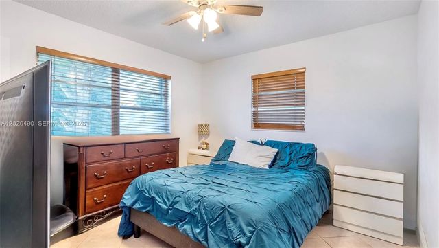 500 NW 96th Terrace, Pembroke Pines, FL 33024
