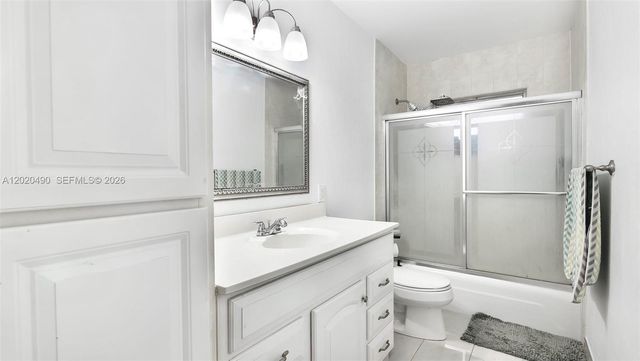 500 NW 96th Terrace, Pembroke Pines, FL 33024