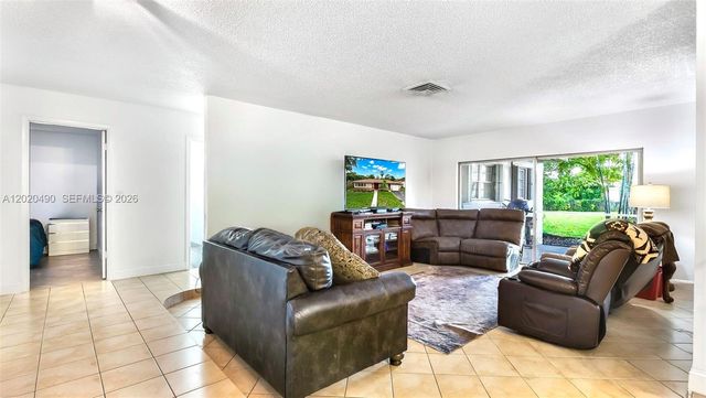 500 NW 96th Terrace, Pembroke Pines, FL 33024