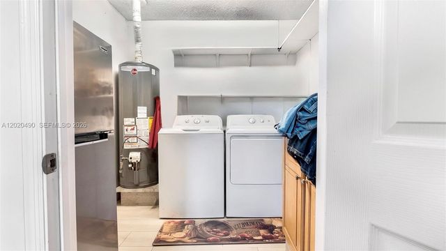 500 NW 96th Terrace, Pembroke Pines, FL 33024