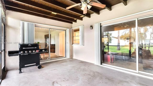 500 NW 96th Terrace, Pembroke Pines, FL 33024