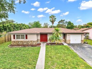 500 NW 96th Terrace, Pembroke Pines, FL 33024