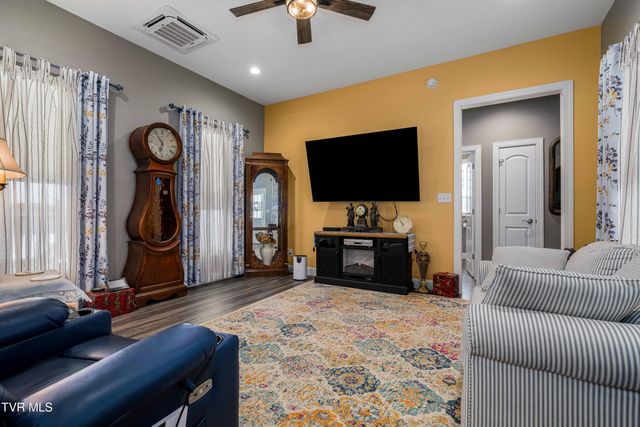 2166 Asheville Highway, Greeneville, TN 37743