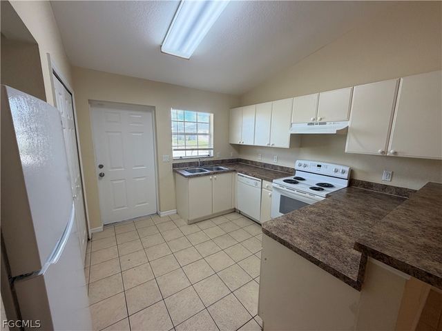 4543 26th ST SW, Lehigh Acres, FL 33973