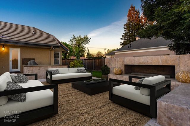 808 Country Club Dr, Modesto, CA 95356