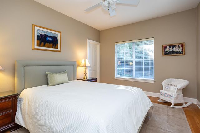 808 Country Club Dr, Modesto, CA 95356