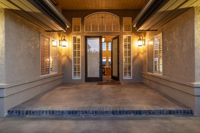 808 Country Club Dr, Modesto, CA 95356