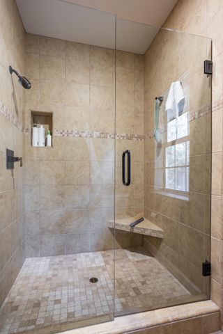 808 Country Club Dr, Modesto, CA 95356