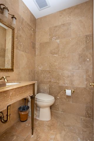 808 Country Club Dr, Modesto, CA 95356