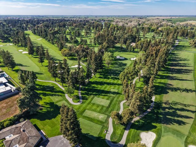 808 Country Club Dr, Modesto, CA 95356