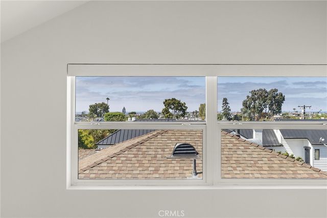 703 Poinsettia Avenue, Corona Del Mar, CA 92625