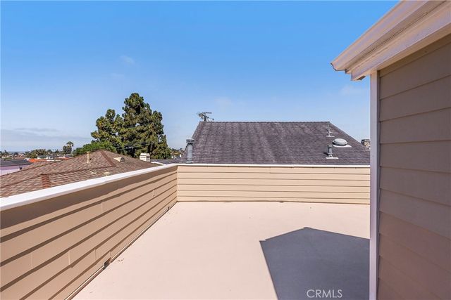 703 Poinsettia Avenue, Corona Del Mar, CA 92625
