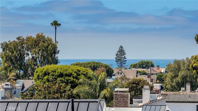 703 Poinsettia Avenue, Corona Del Mar, CA 92625