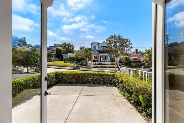 703 Poinsettia Avenue, Corona Del Mar, CA 92625