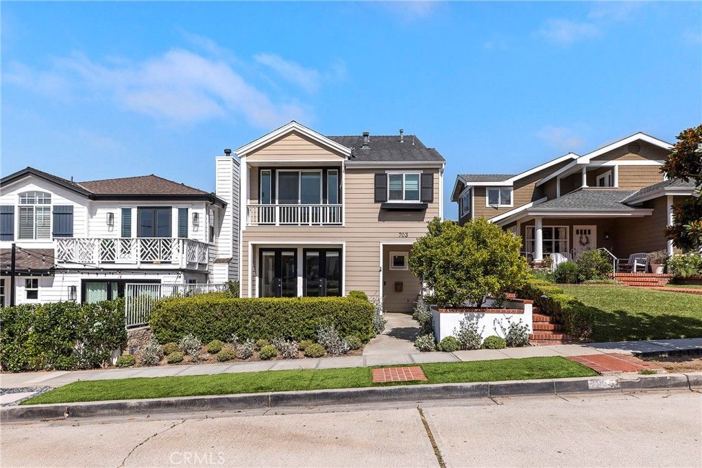 703 Poinsettia Avenue, Corona Del Mar, CA 92625