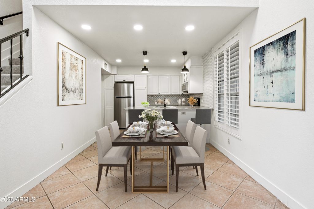 Image 5 of property listing at 1717 E UNION HILLS Drive 1035, Phoenix, AZ 85024