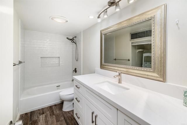 2607 Pirineos Way 116, Carlsbad, CA 92009