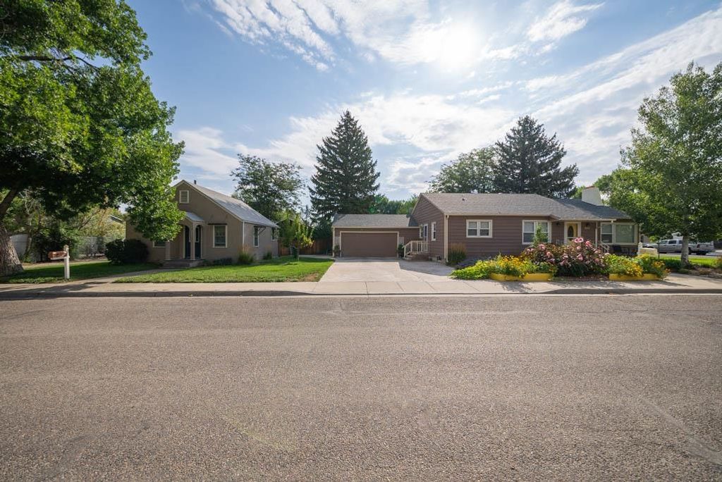 204 N 13th St, Worland, WY 82401 photo 2