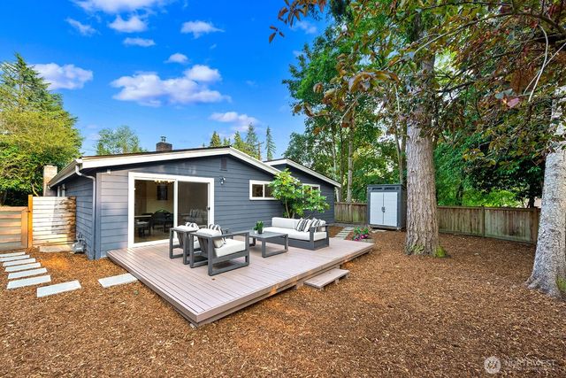 10303 20th Avenue NE, Seattle, WA 98125