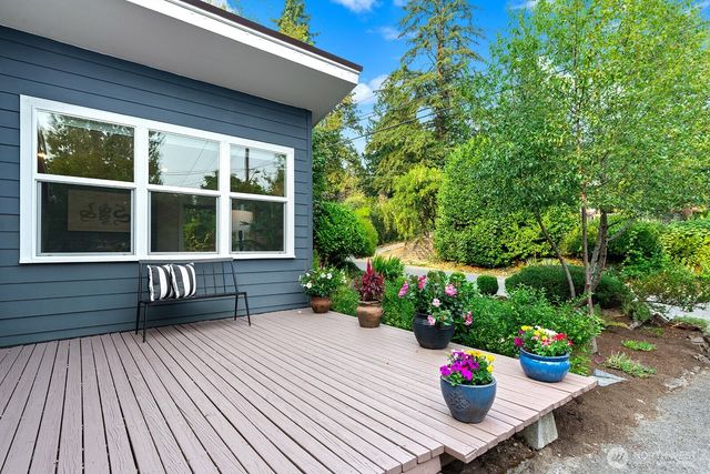10303 20th Avenue NE, Seattle, WA 98125