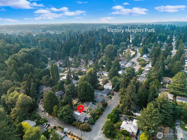 10303 20th Avenue NE, Seattle, WA 98125