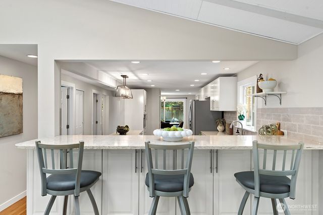10303 20th Avenue NE, Seattle, WA 98125