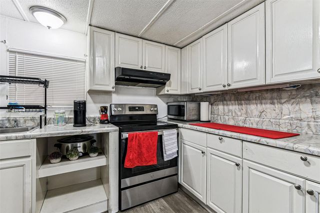 5111 DACCA DRIVE, Tampa, FL 33619