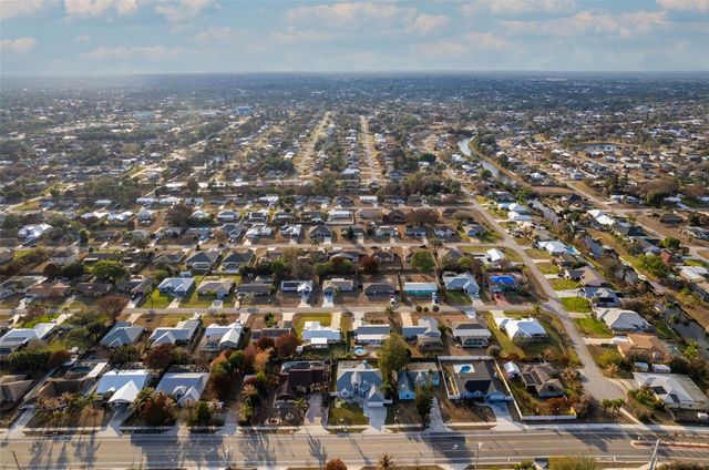 2098 SE FLORESTA DRIVE, Port St Lucie, FL 34984