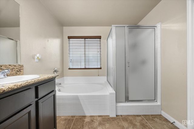 9415 Meadow Falls Drive, Bakersfield, CA 93311