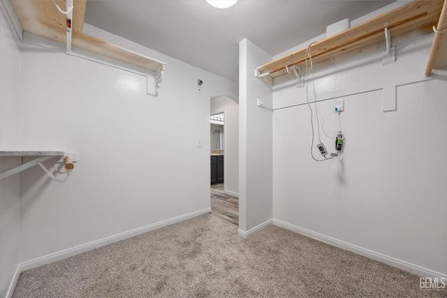 9415 Meadow Falls Drive, Bakersfield, CA 93311