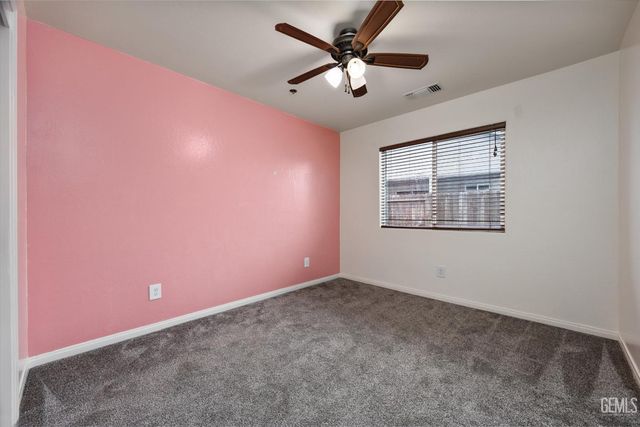 9415 Meadow Falls Drive, Bakersfield, CA 93311