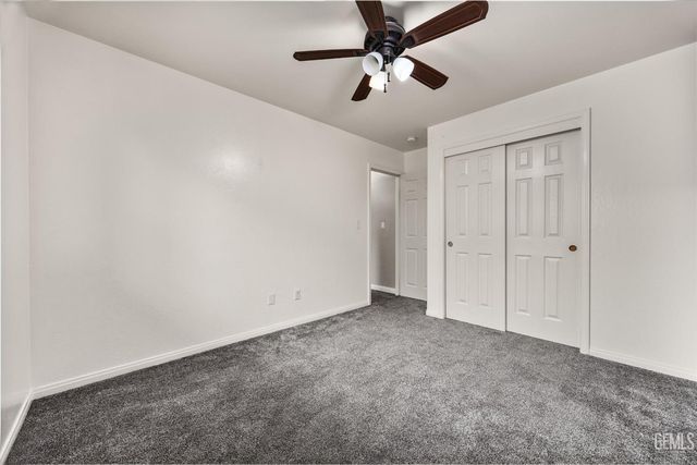 9415 Meadow Falls Drive, Bakersfield, CA 93311