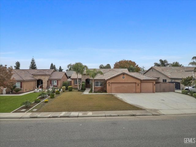 9415 Meadow Falls Drive, Bakersfield, CA 93311