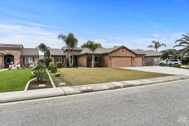 9415 Meadow Falls Drive, Bakersfield, CA 93311