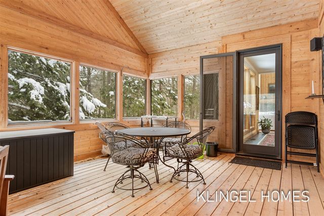 6290 Scenic Woods Circle, Muskegon, MI 49445