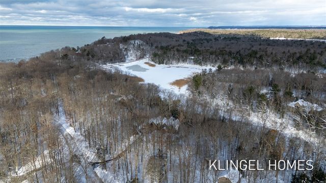 6290 Scenic Woods Circle, Muskegon, MI 49445