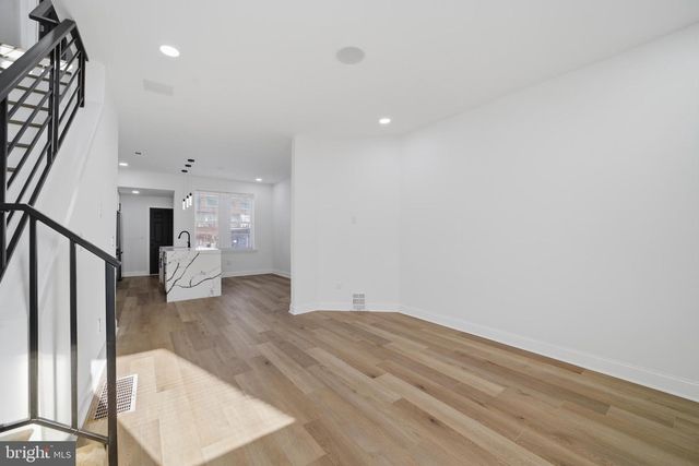 1829 E AIRDRIE ST, Philadelphia, PA 19124