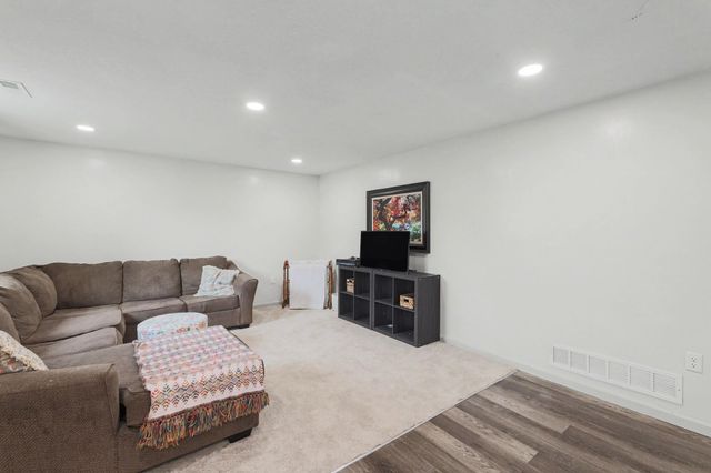 1419 E Alise, Derby, KS 67037