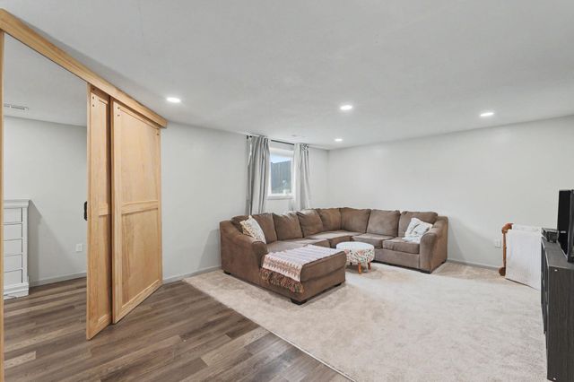 1419 E Alise, Derby, KS 67037