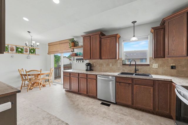 1419 E Alise, Derby, KS 67037