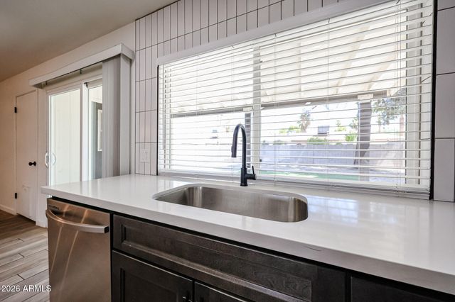4034 E WINDROSE Drive, Phoenix, AZ 85032