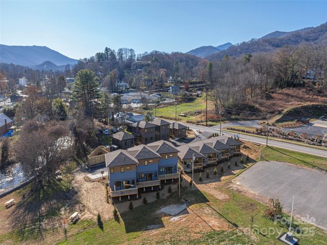 35 Leap Frog Park, Waynesville, NC 28786