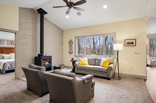 8421 Squires Street NE, Rockford, MI 49341