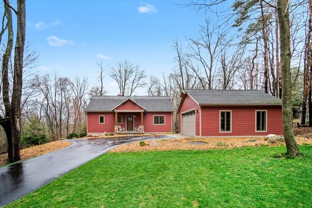 8421 Squires Street NE, Rockford, MI 49341