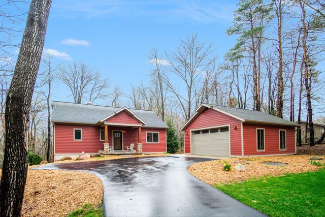 8421 Squires Street NE, Rockford, MI 49341