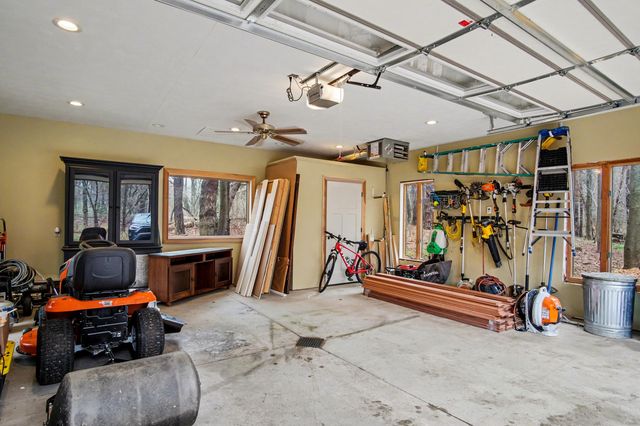 8421 Squires Street NE, Rockford, MI 49341